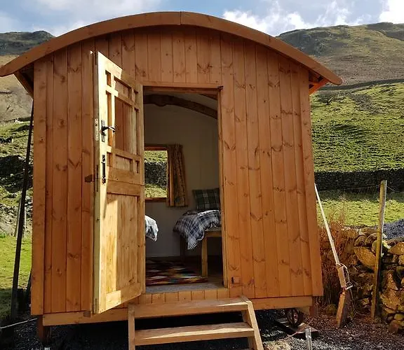 Stybeck Farm Shephards Hut * Thirlmere